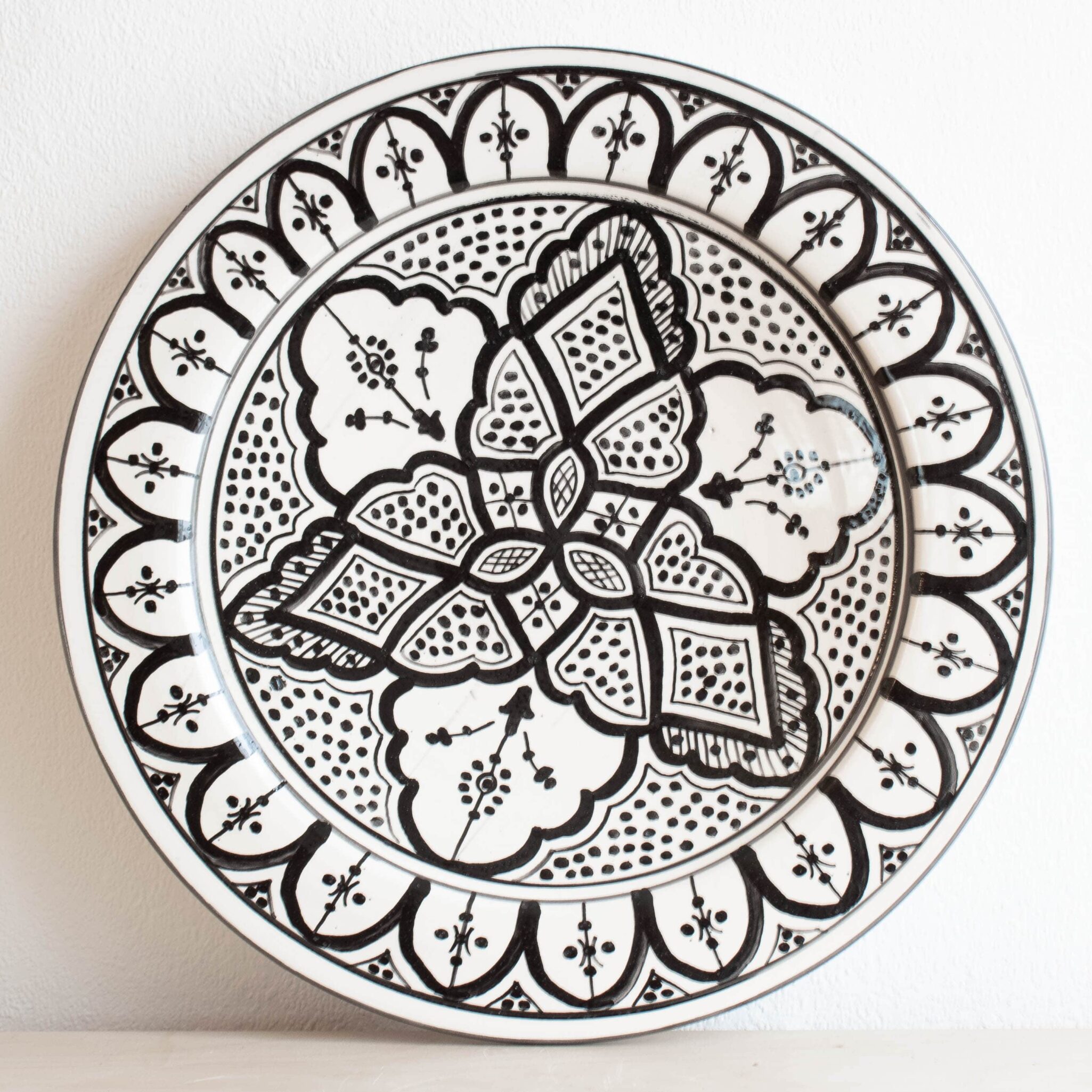 Marokkanische Platte ORIENT in schwarz weiß Marokkanische Platte ORIENT in schwarz weiß
