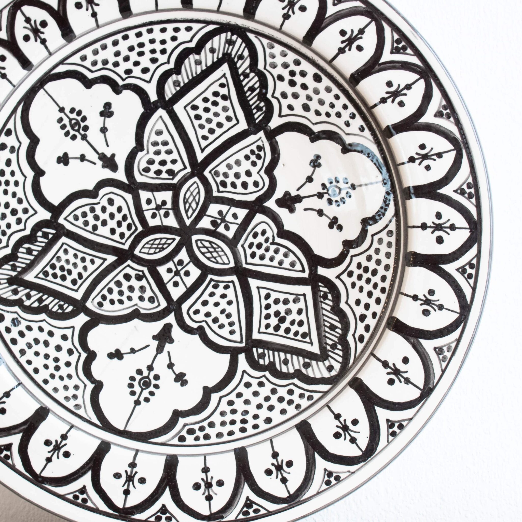 Marokkanische Platte ORIENT in schwarz weiß Marokkanische Platte ORIENT in schwarz weiß