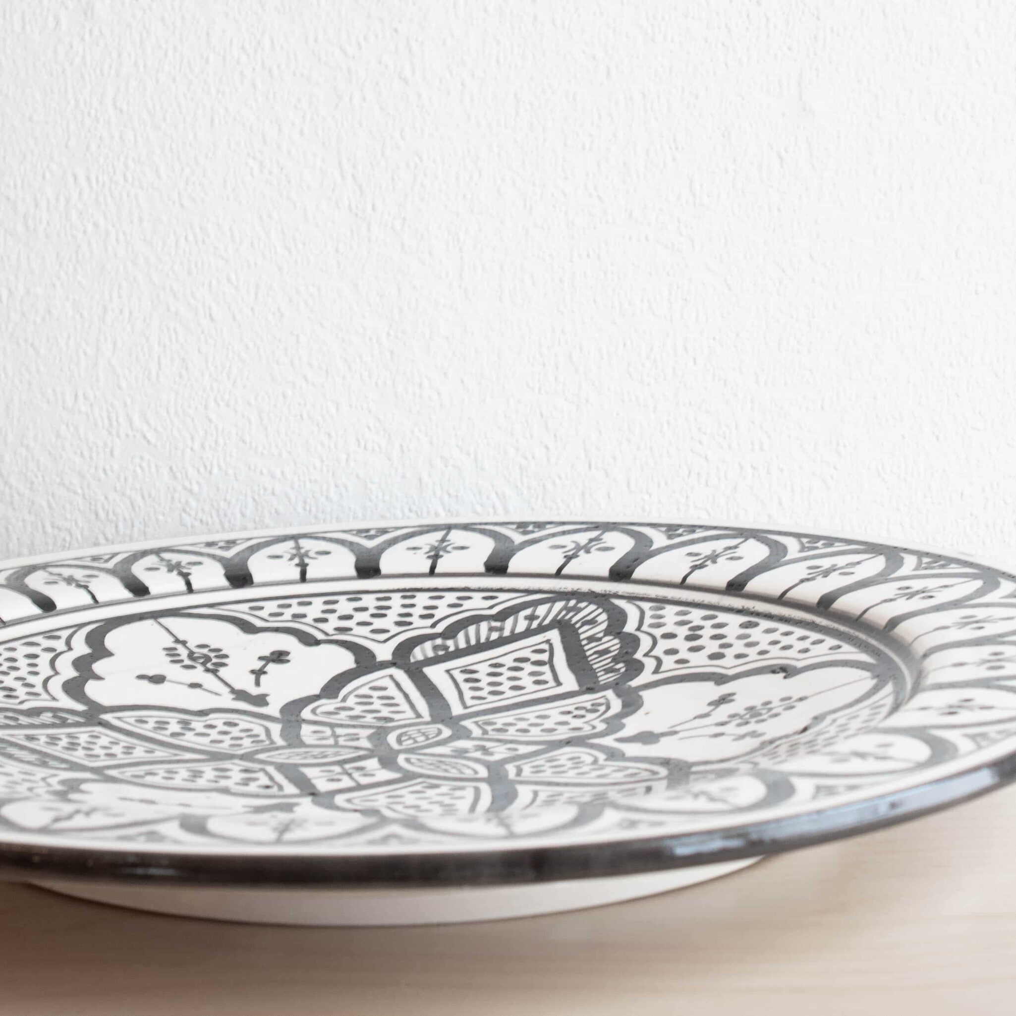 Marokkanische Platte ORIENT in schwarz weiß Marokkanische Platte ORIENT in schwarz weiß