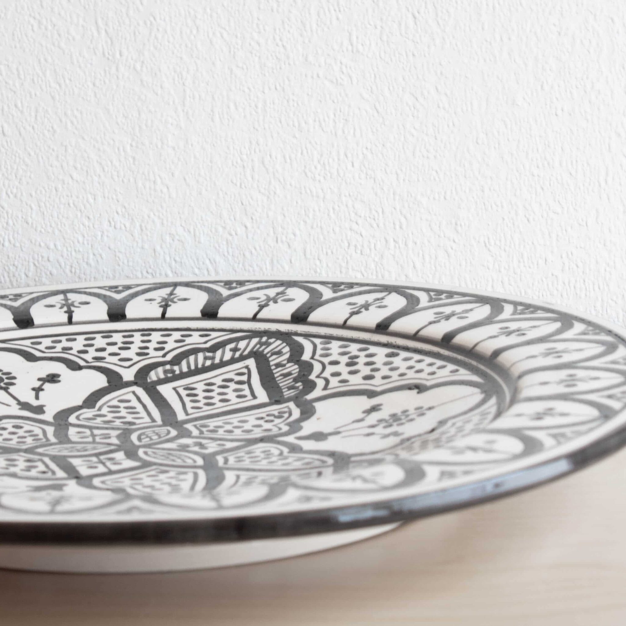 Marokkanische Platte ORIENT in schwarz weiß Marokkanische Platte ORIENT in schwarz weiß