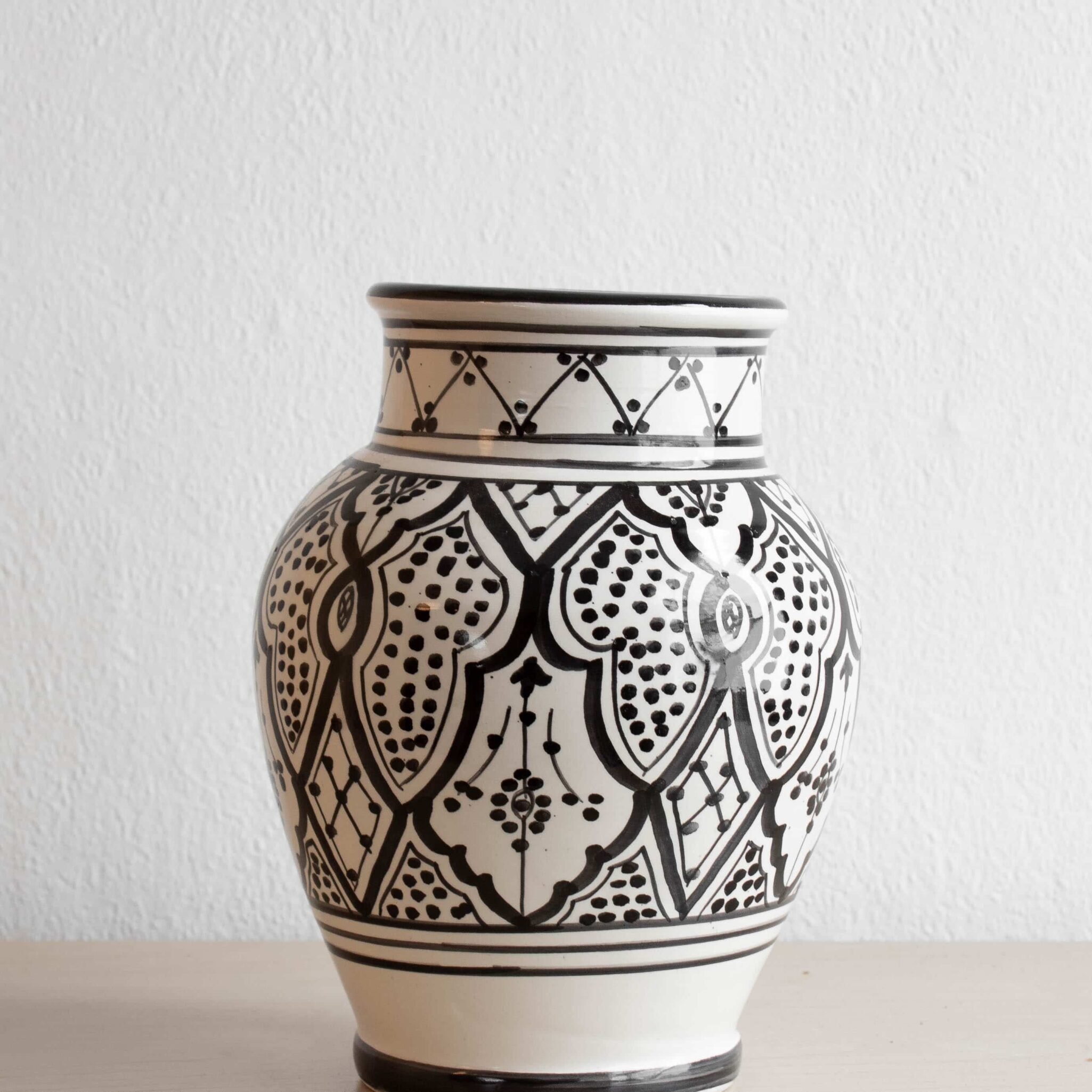 Marokkanische Vase WARDA in schwarz weiß Marokkanische Vase WARDA in schwarz weiß