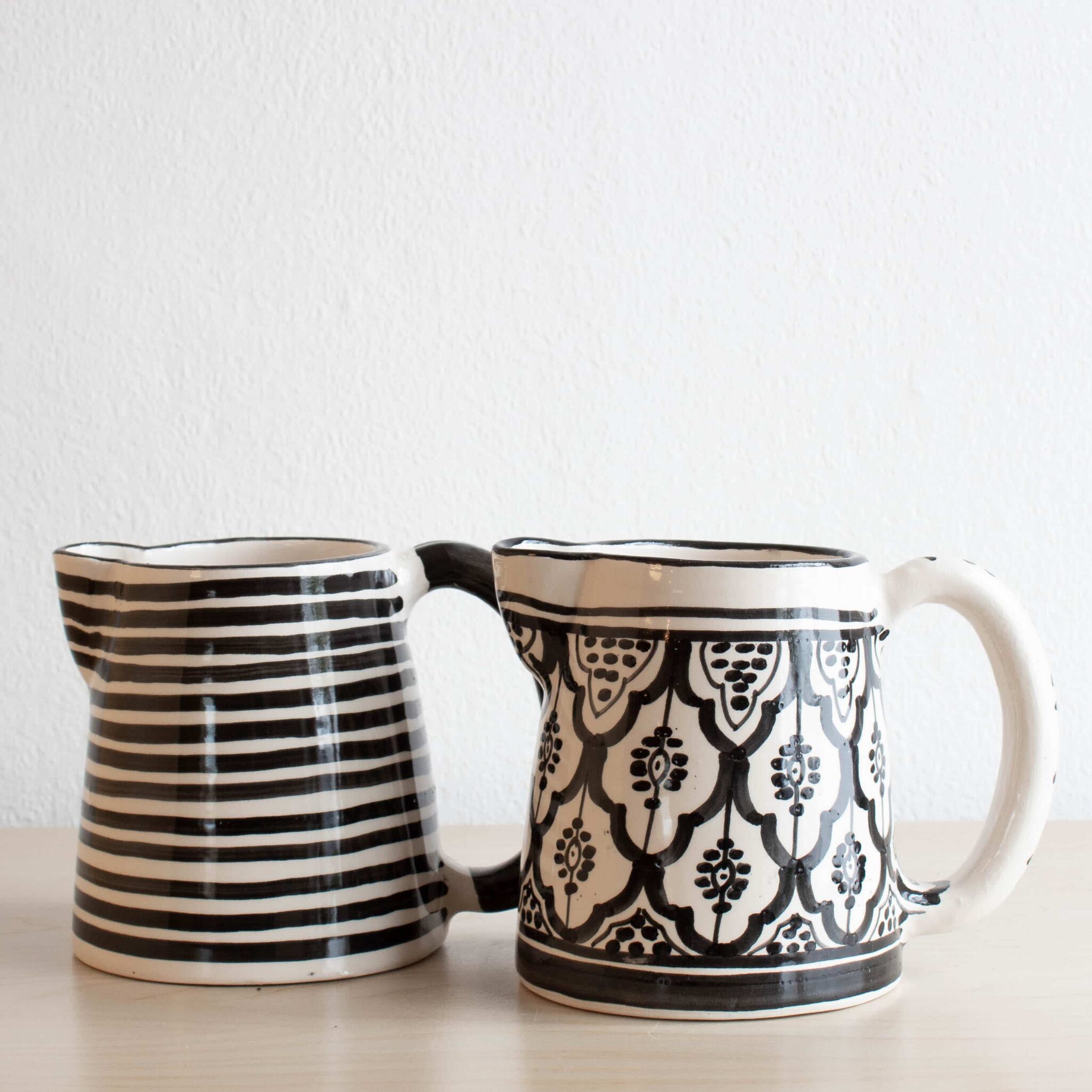 Marokkanischer Kanne DOTS in schwarz weiß Marokkanischer Kanne DOTS in schwarz weiß