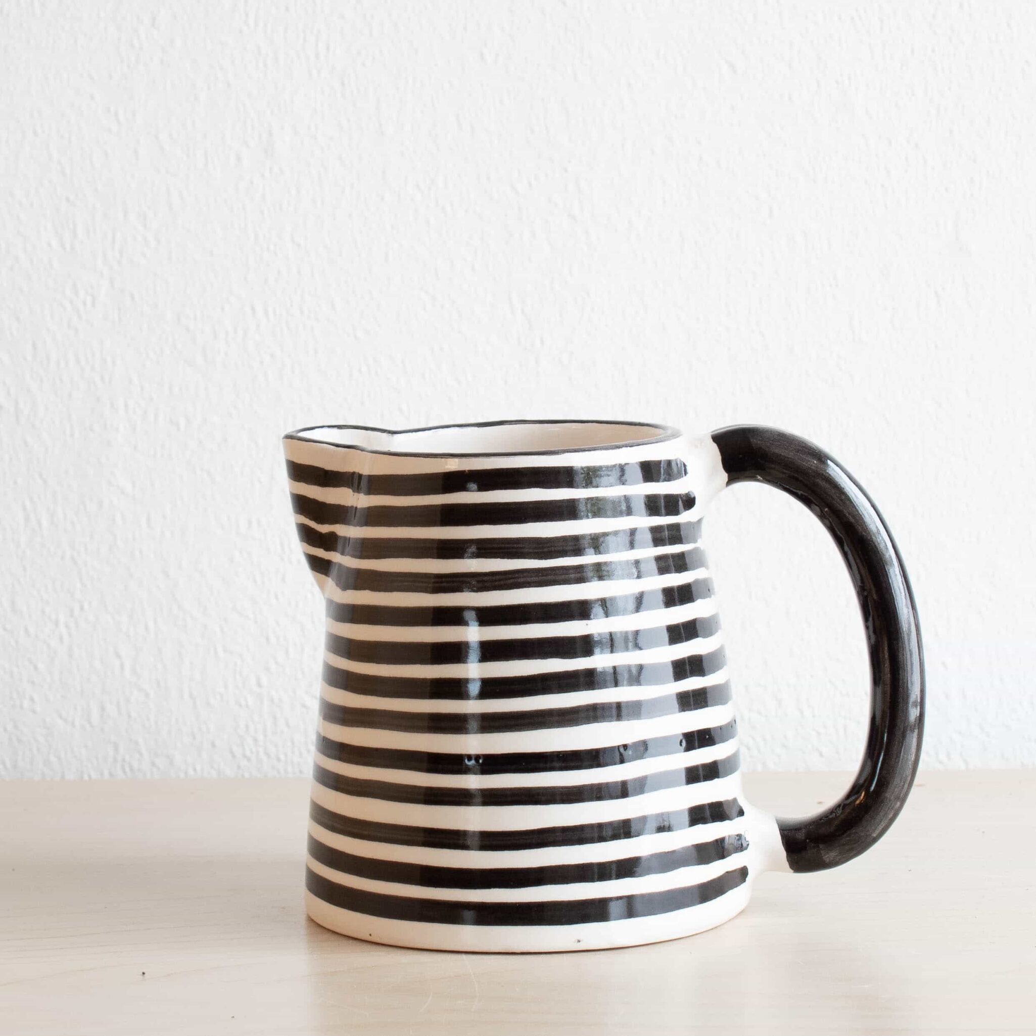 Marokkanischer Kanne STRIPE gestreift in schwarz weiß Marokkanischer Kanne STRIPE gestreift in schwarz weiß