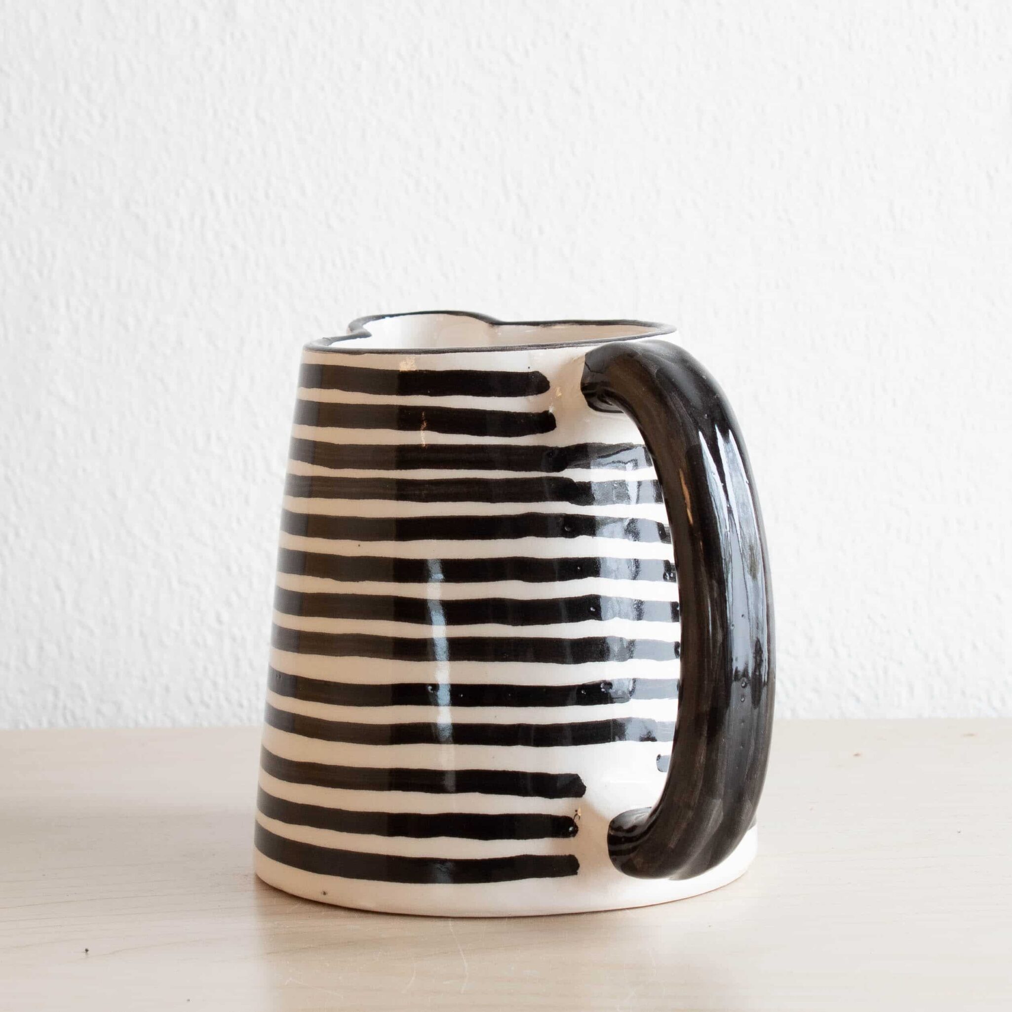 Marokkanischer Kanne STRIPE gestreift in schwarz weiß Marokkanischer Kanne STRIPE gestreift in schwarz weiß