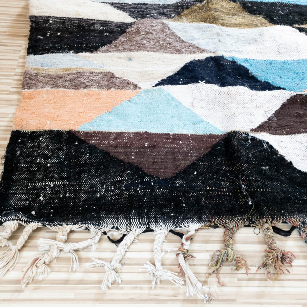 Marokkanischer Vintage Boucherouite Teppich Marokkanischer Vintage Boucherouite Teppich