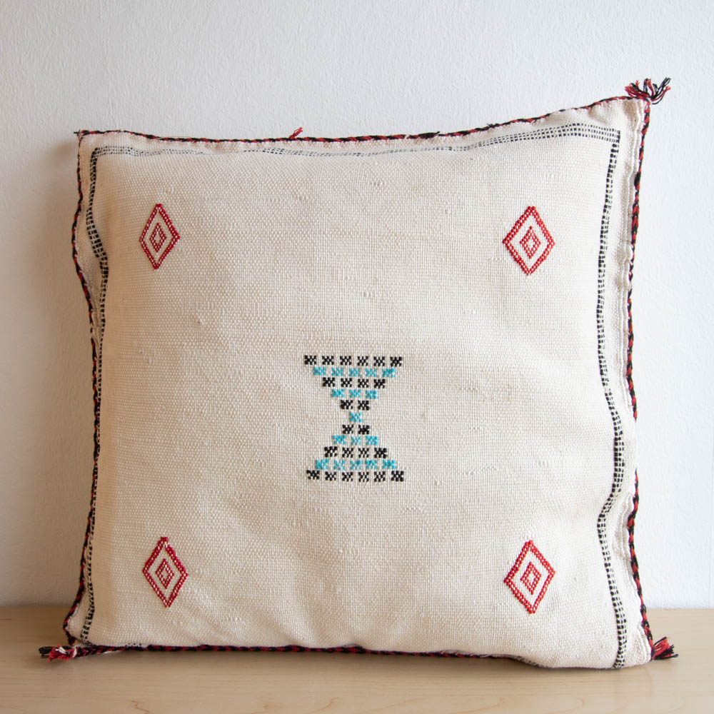 Sabra Kissen aus Kaktusseide weiß Sabra Kissen aus Kaktusseide weiß