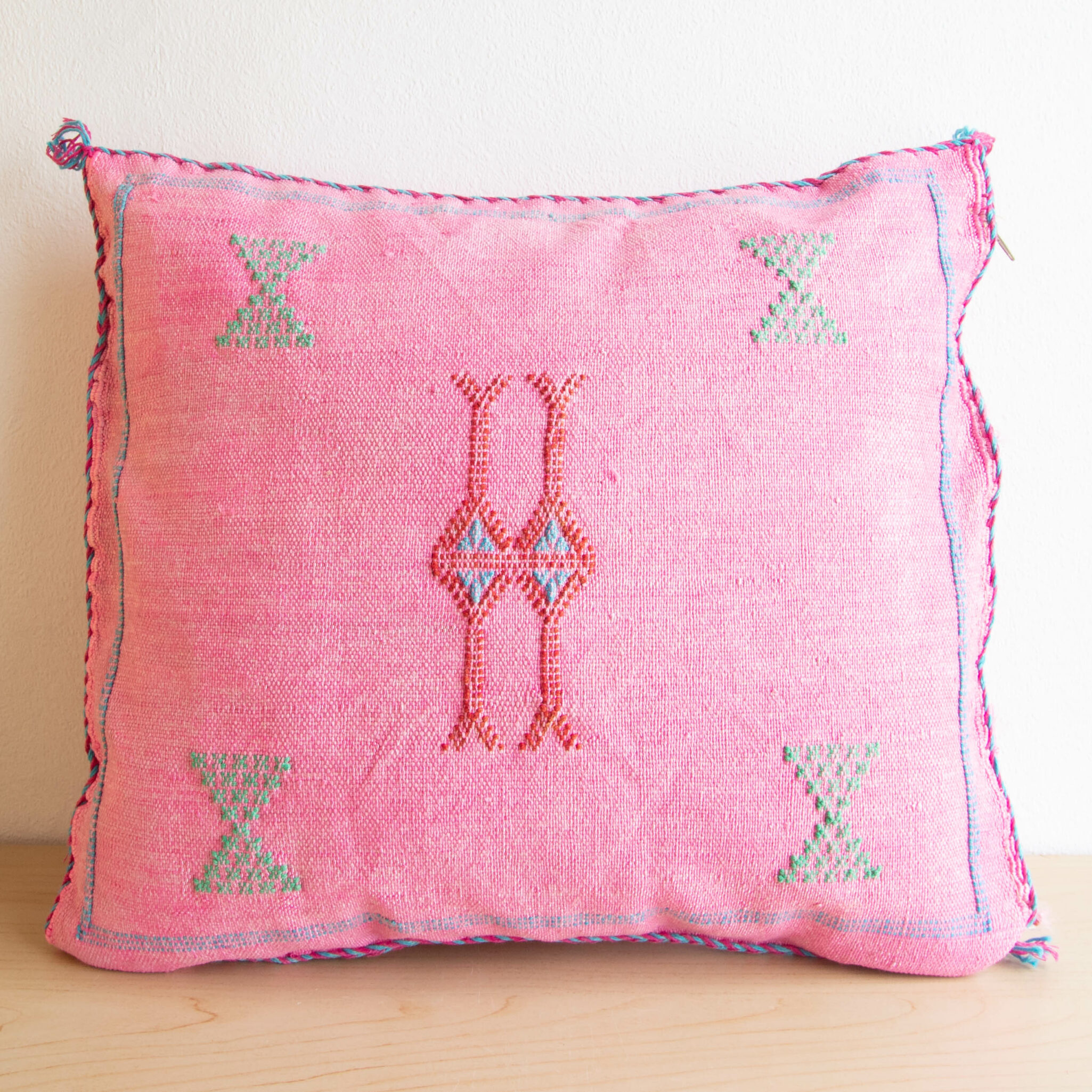 Kaktusseide Sabra Kissen in rosa Kaktusseide Sabra Kissen in rosa