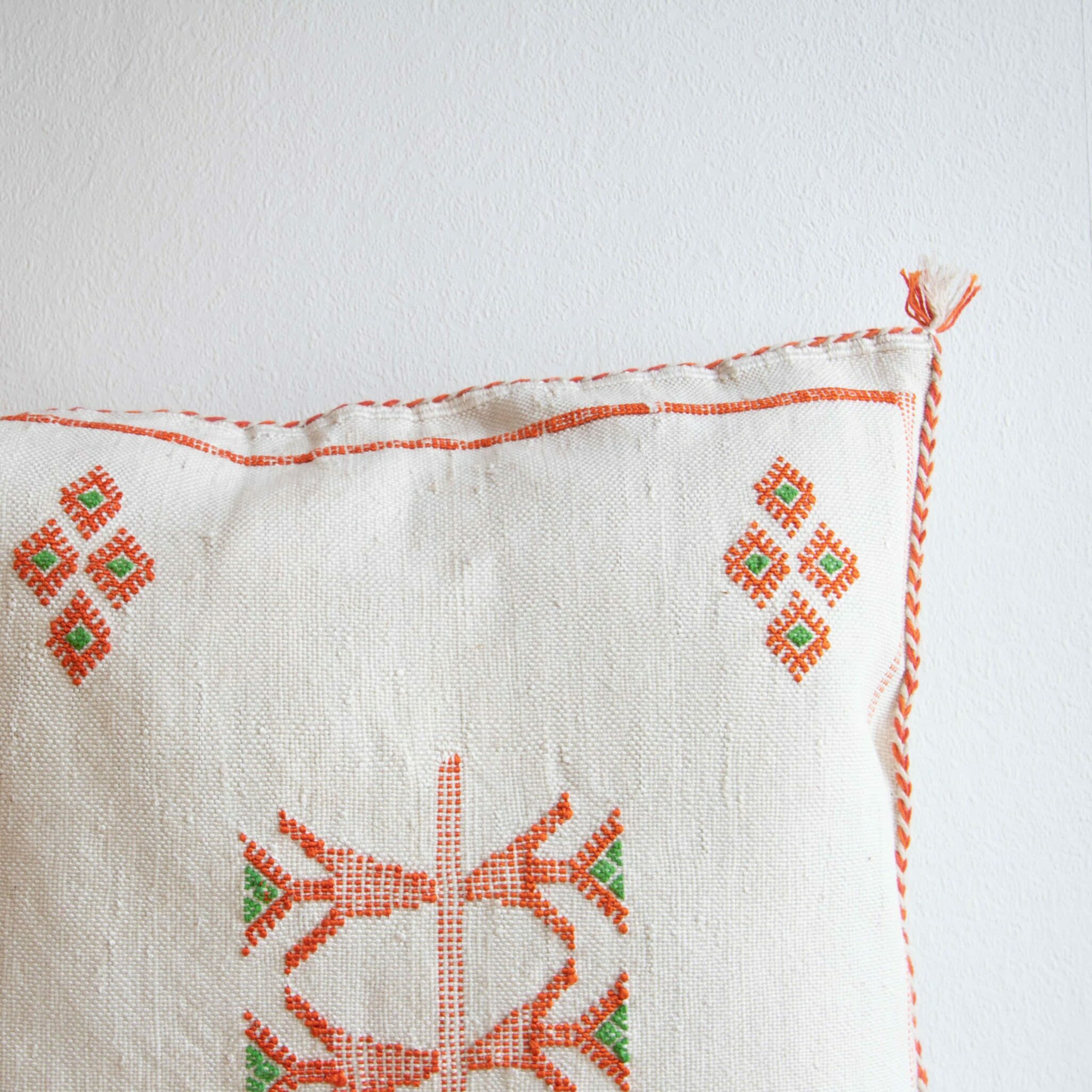 Sabra Kissen aus Kaktusseide weiß Sabra Kissen aus Kaktusseide weiß