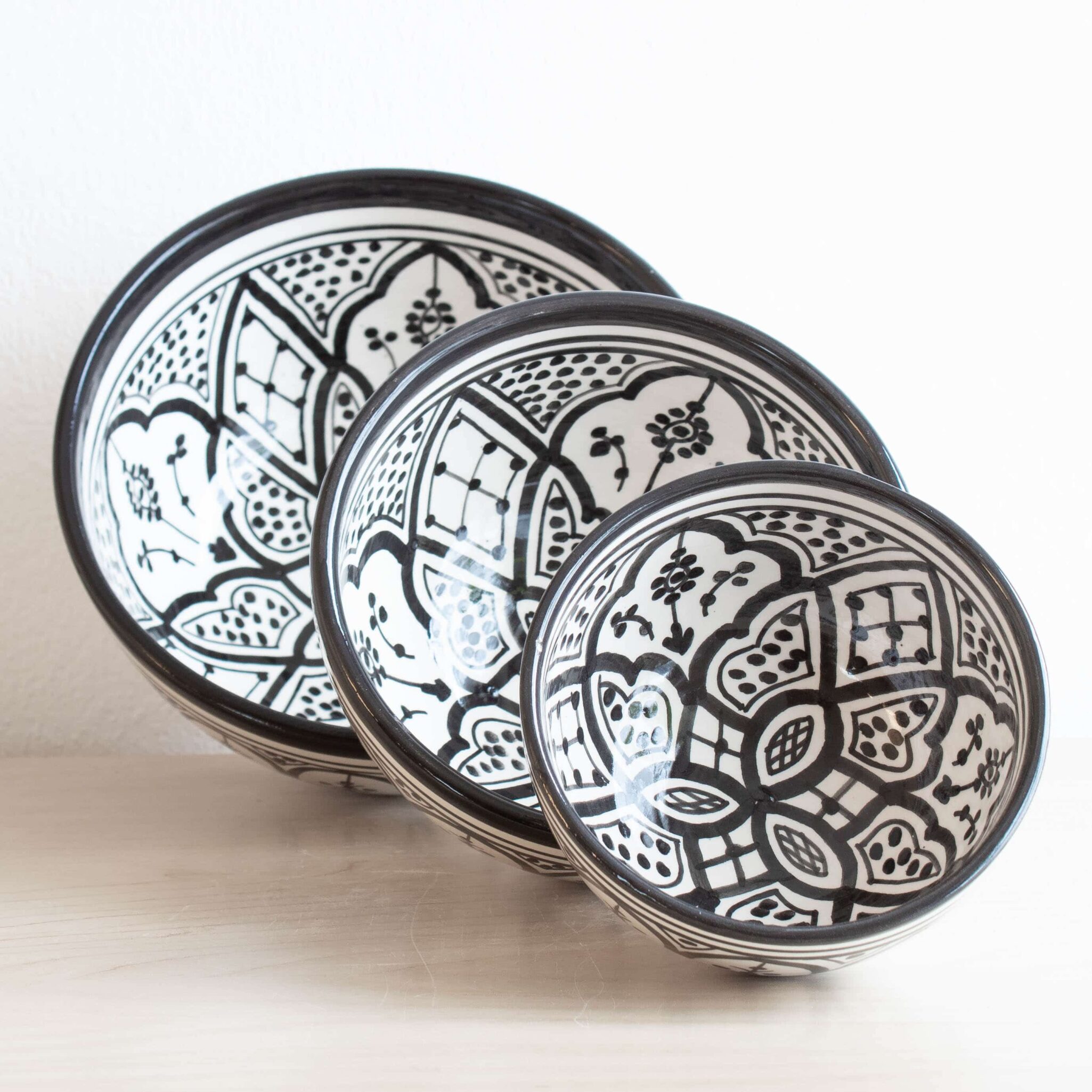 Marokkanische Schale SAFI in schwarz weiß Marokkanische Schale SAFI in schwarz weiß