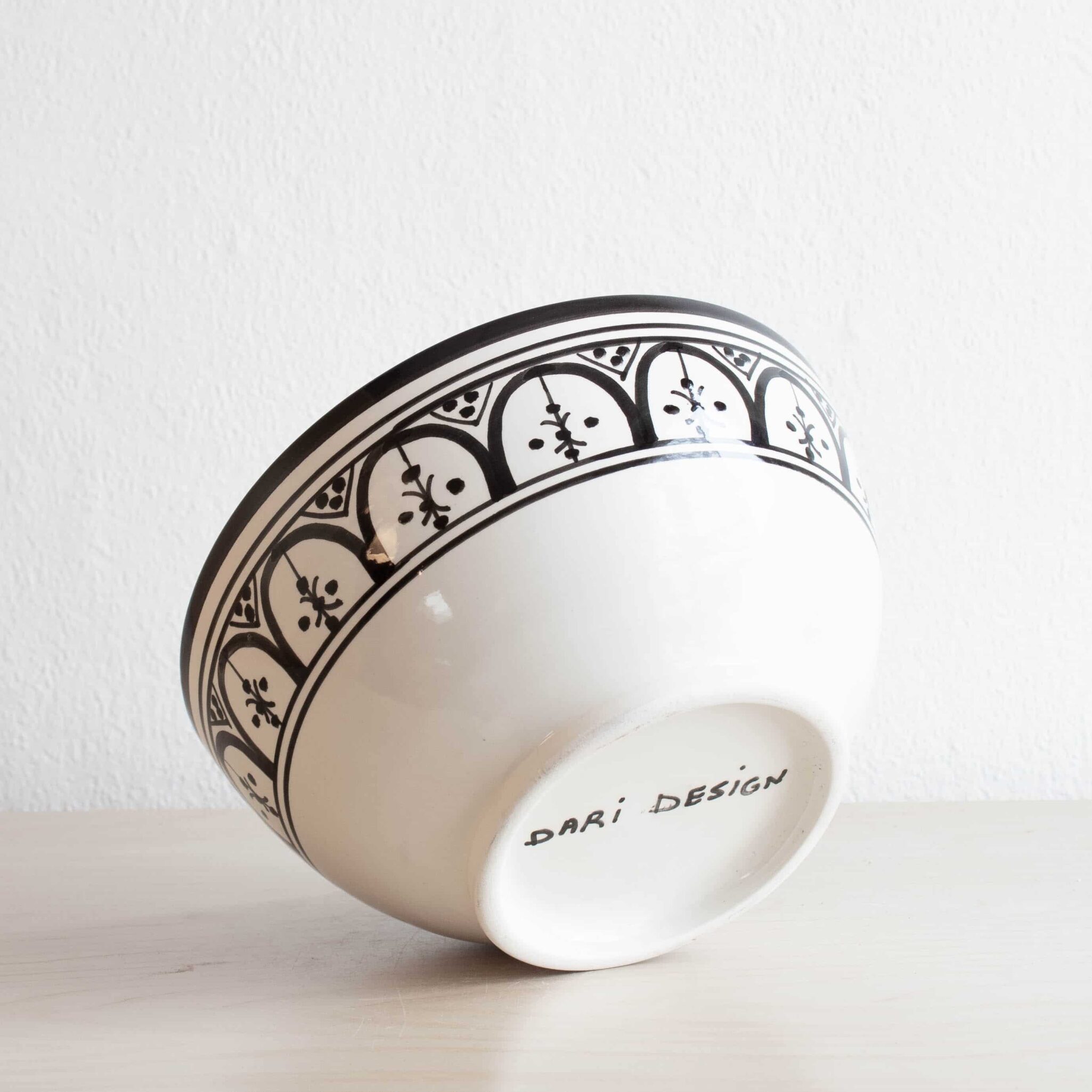 Marokkanische Schale SAFI in schwarz weiß Marokkanische Schale SAFI in schwarz weiß