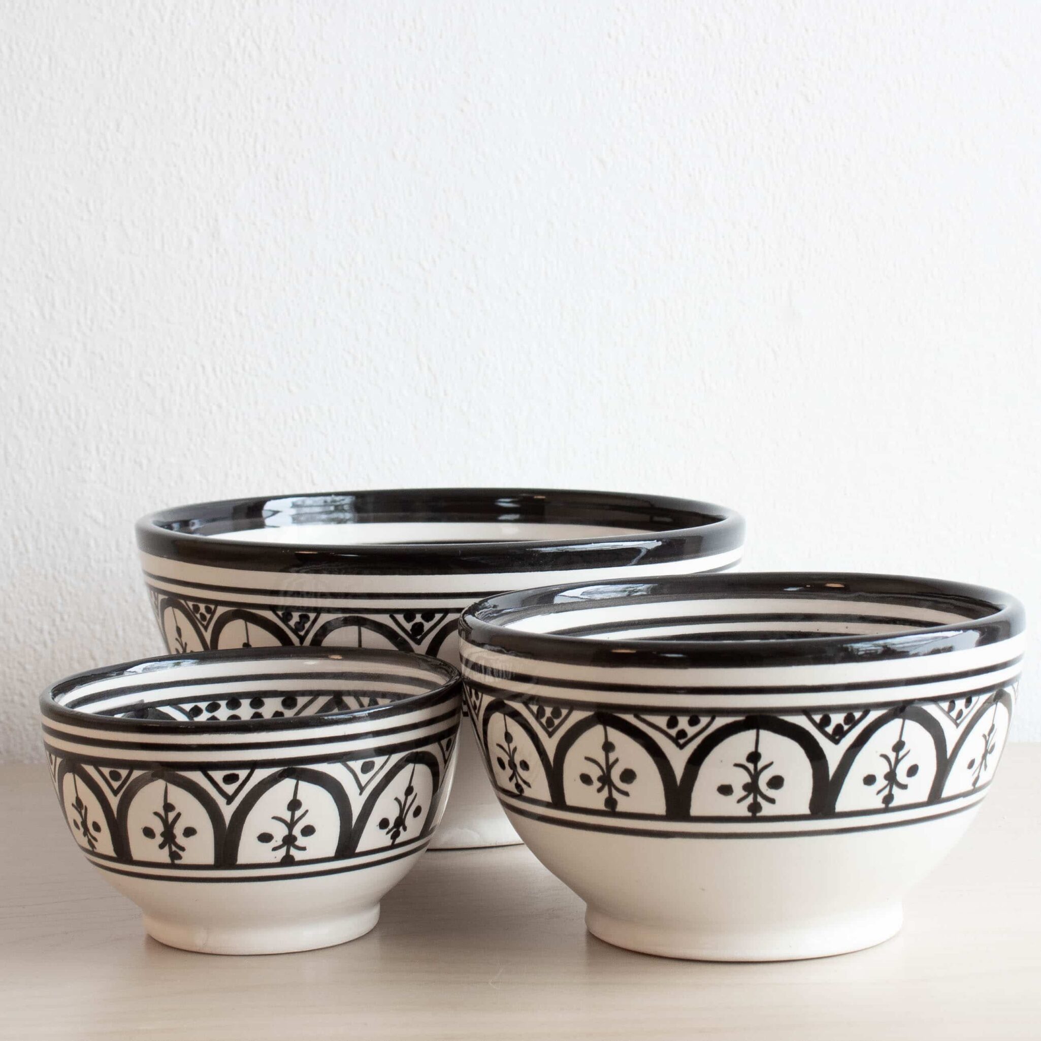 Marokkanische Schale SAFI in schwarz weiß Marokkanische Schale SAFI in schwarz weiß