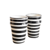 Schwarz-weiß gestreifte Becher STRIPE 2er-Set (1)