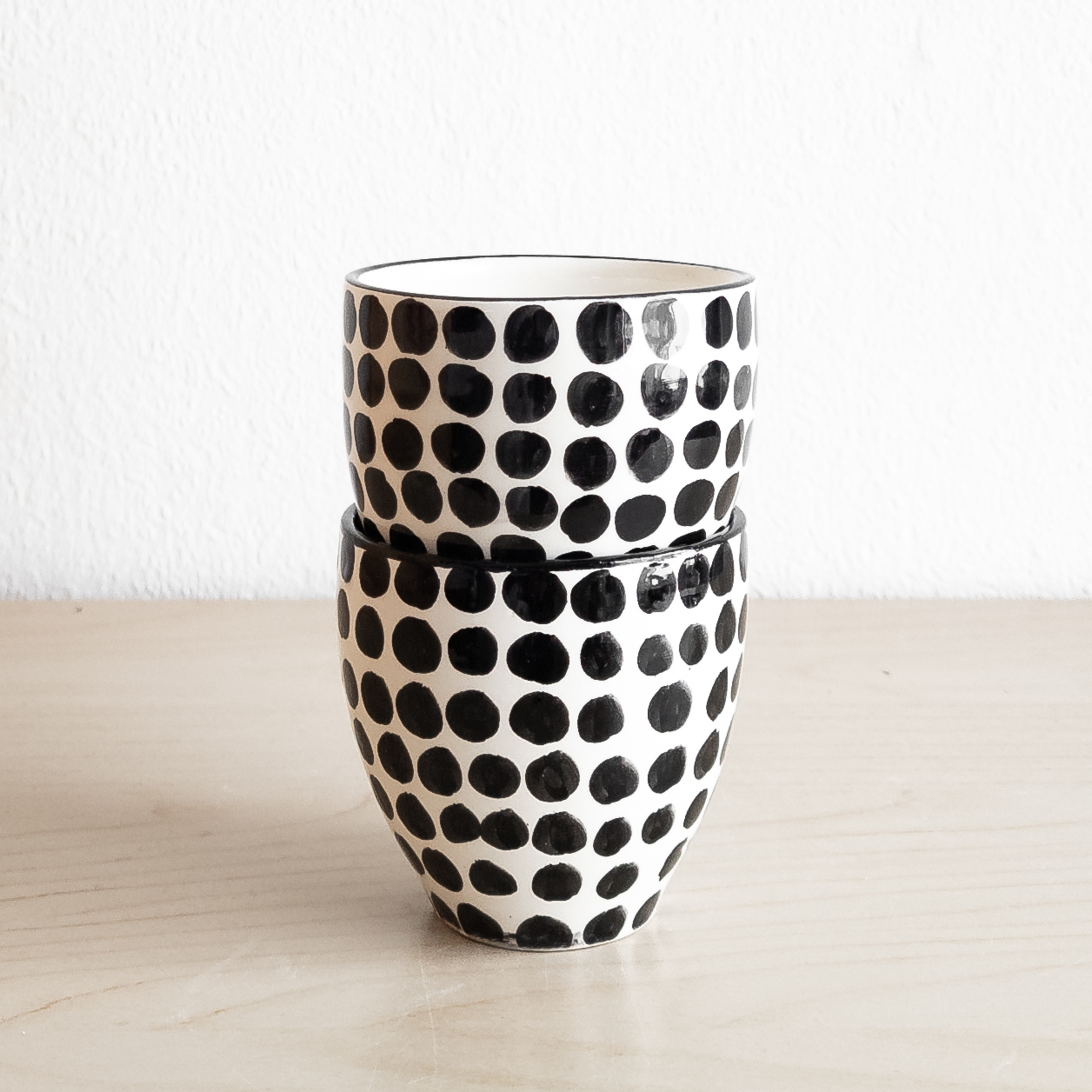 Becher POLKA DOTS im 2er-Set (2) Becher POLKA DOTS im 2er-Set (1)